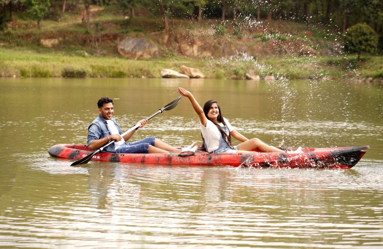 urban vally prewedding page image