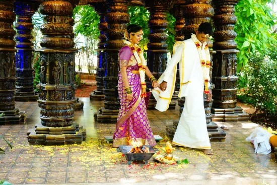Couple performing Saptapathi during their wedding recreation at Elements Resort. Captured by Sidphoto.