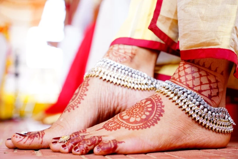 Bride's feet mehndi
