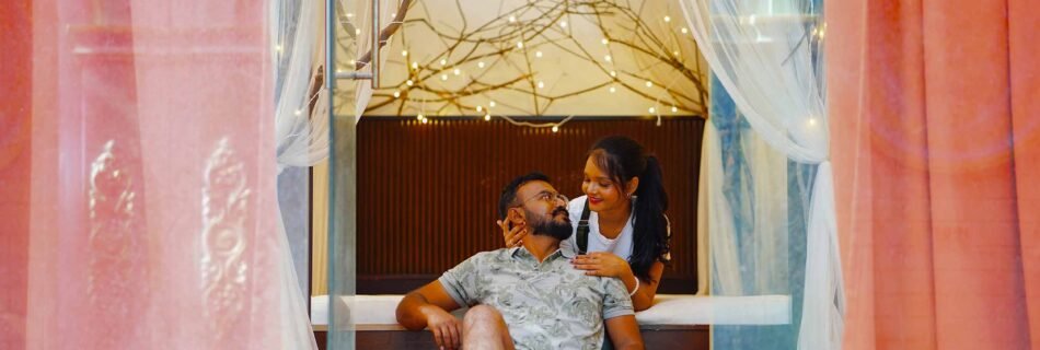 How to Pose Naturally in Pre-Wedding Shoots